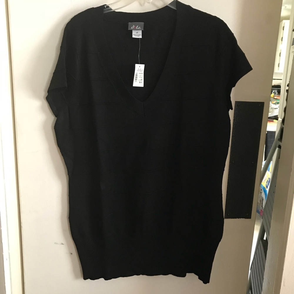 Black tunic sweater, 2X.